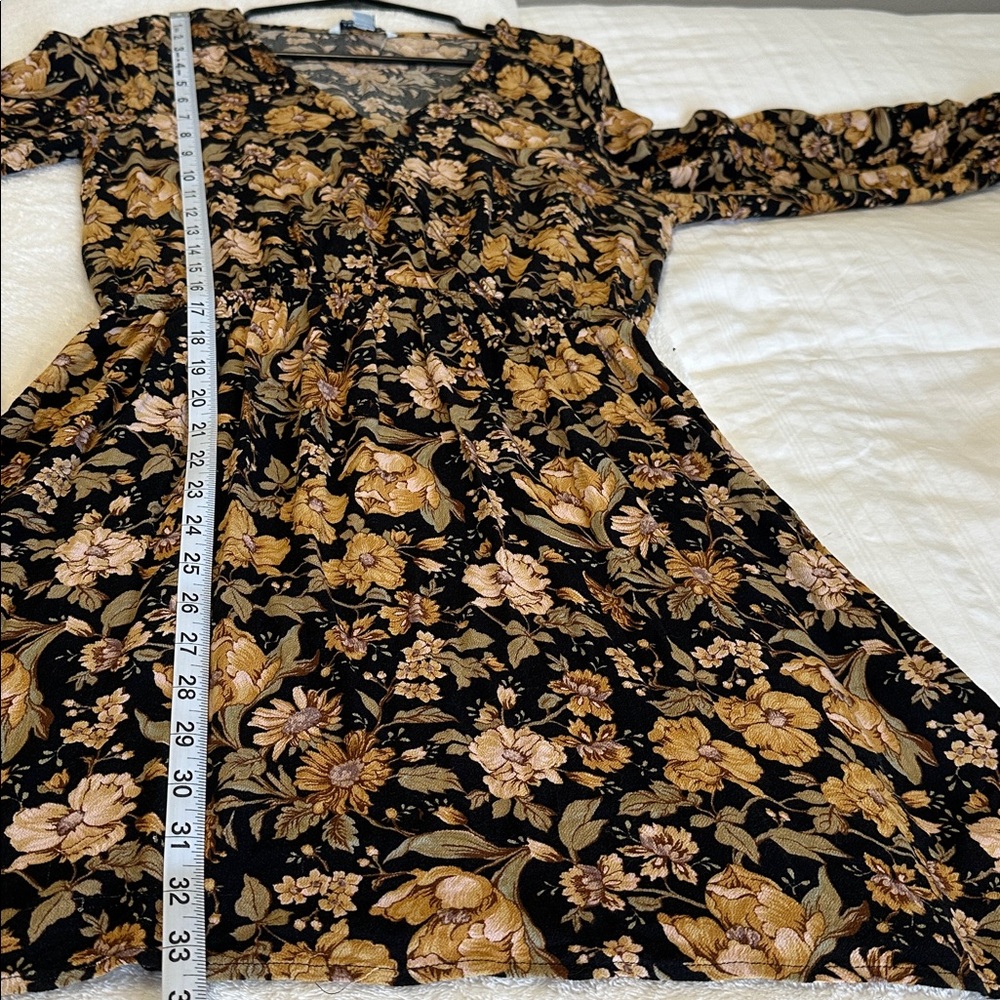 American Eagle Outfitters Black Gold Floral Faux Wrap Tunic Size Medium Tall - Picture 9 of 9